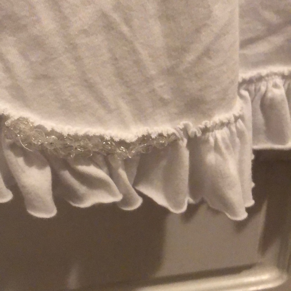 🛍 White Blouse with Ruffle Bottom🤍 - Picture 3 of 5